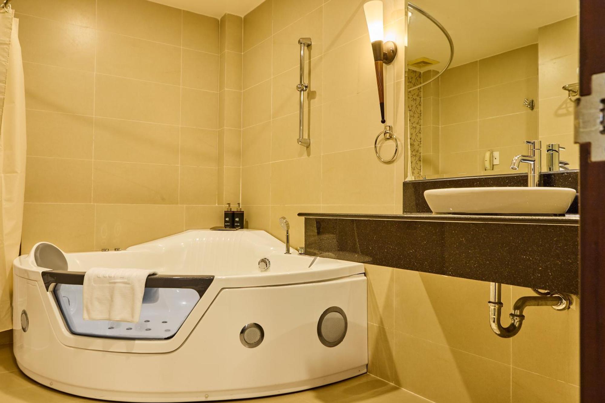 Kin Hotel Thi Sach Ho Şi Min Dış mekan fotoğraf